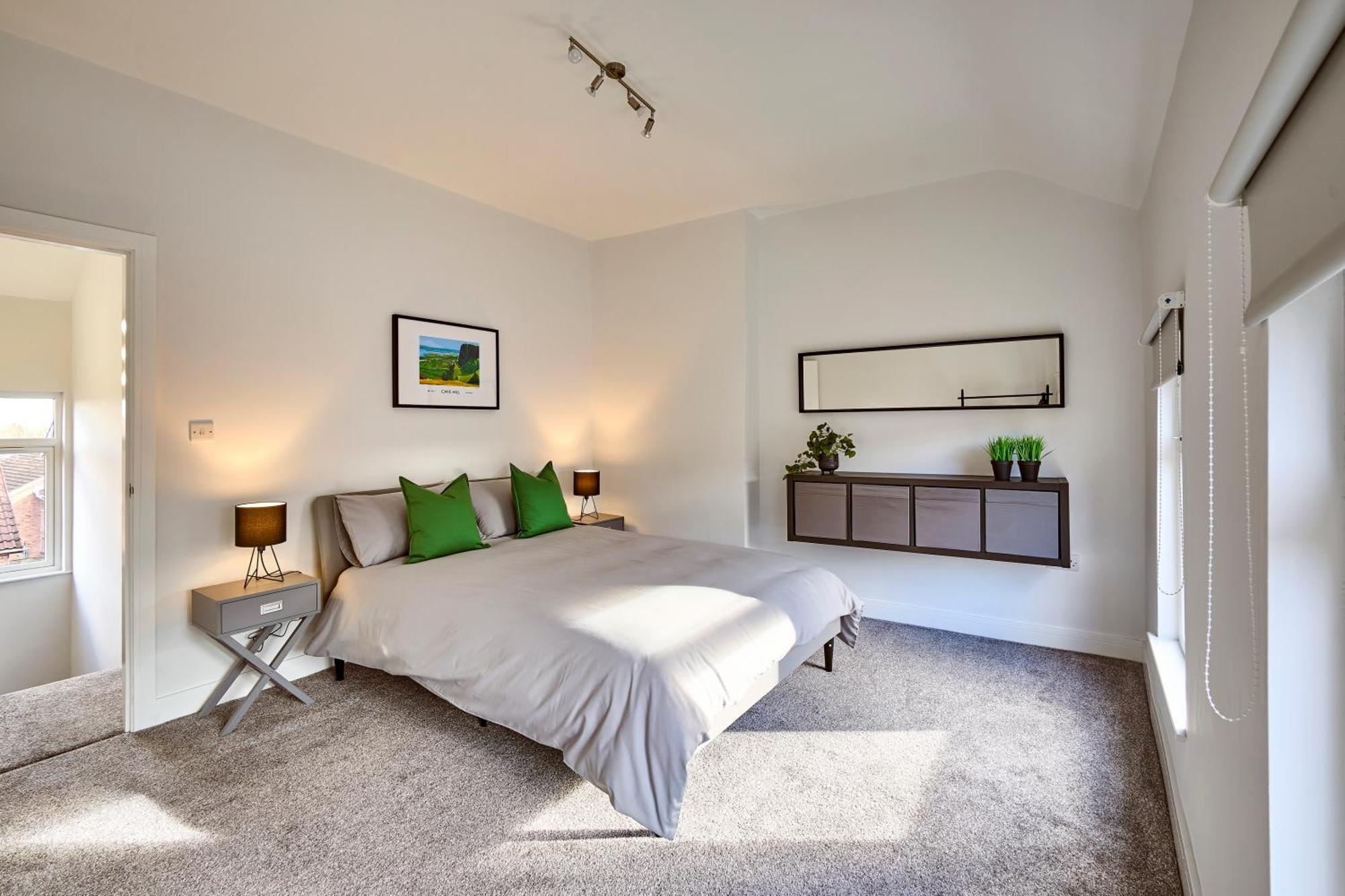 Luxury Lets - Fortwilliam Townhouse * Belfast