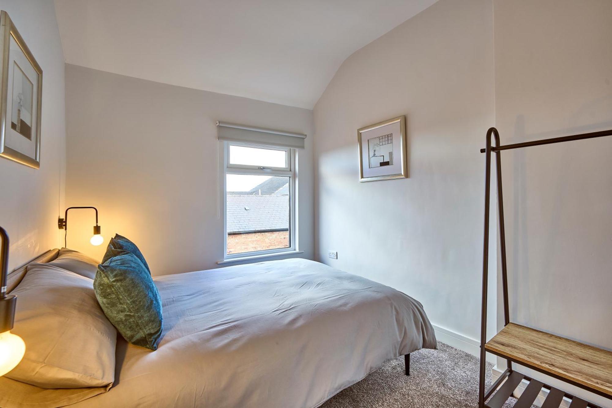 Luxury Lets - Fortwilliam Townhouse Holiday home