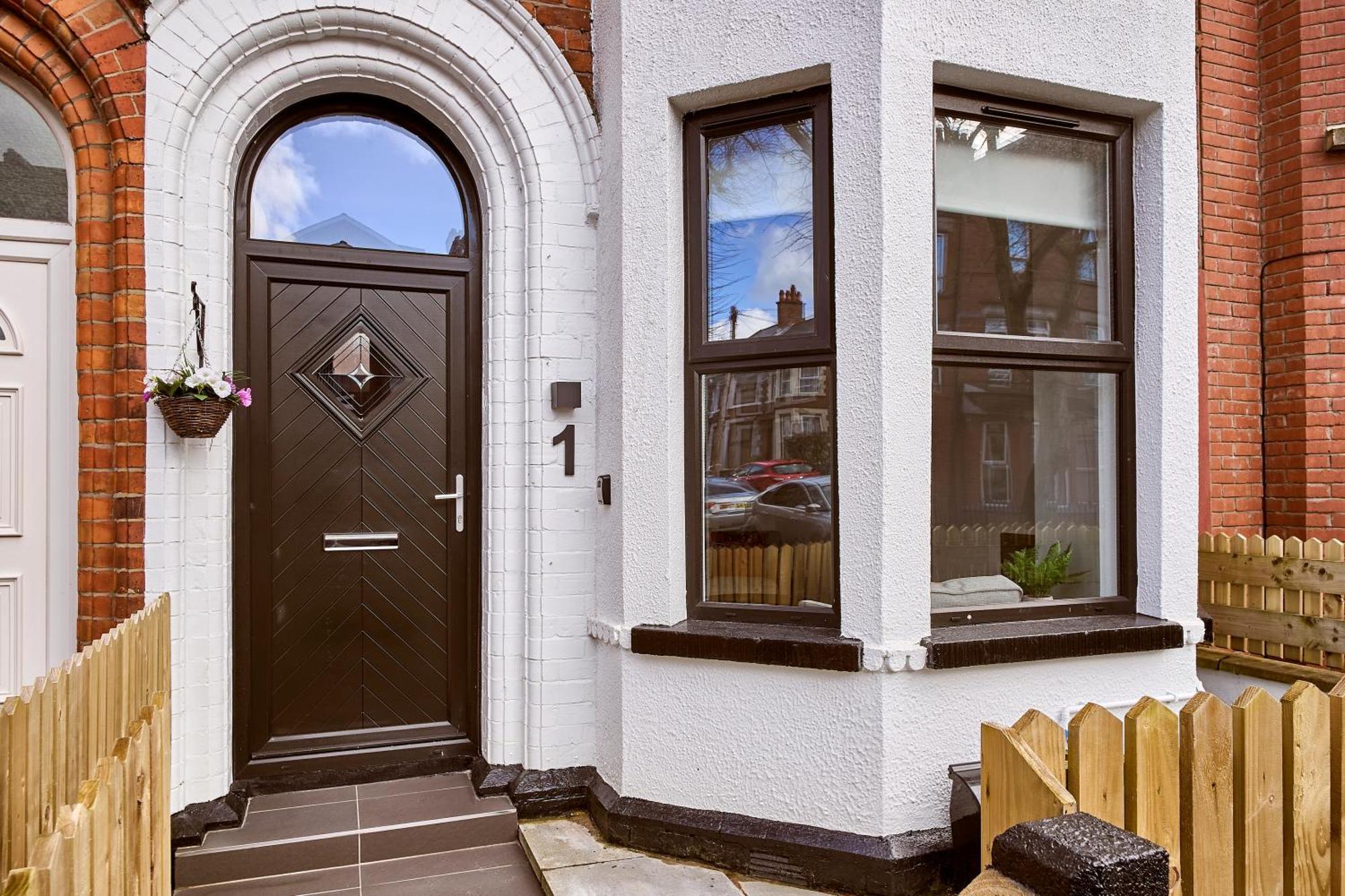 Holiday home Luxury Lets - Fortwilliam Townhouse *