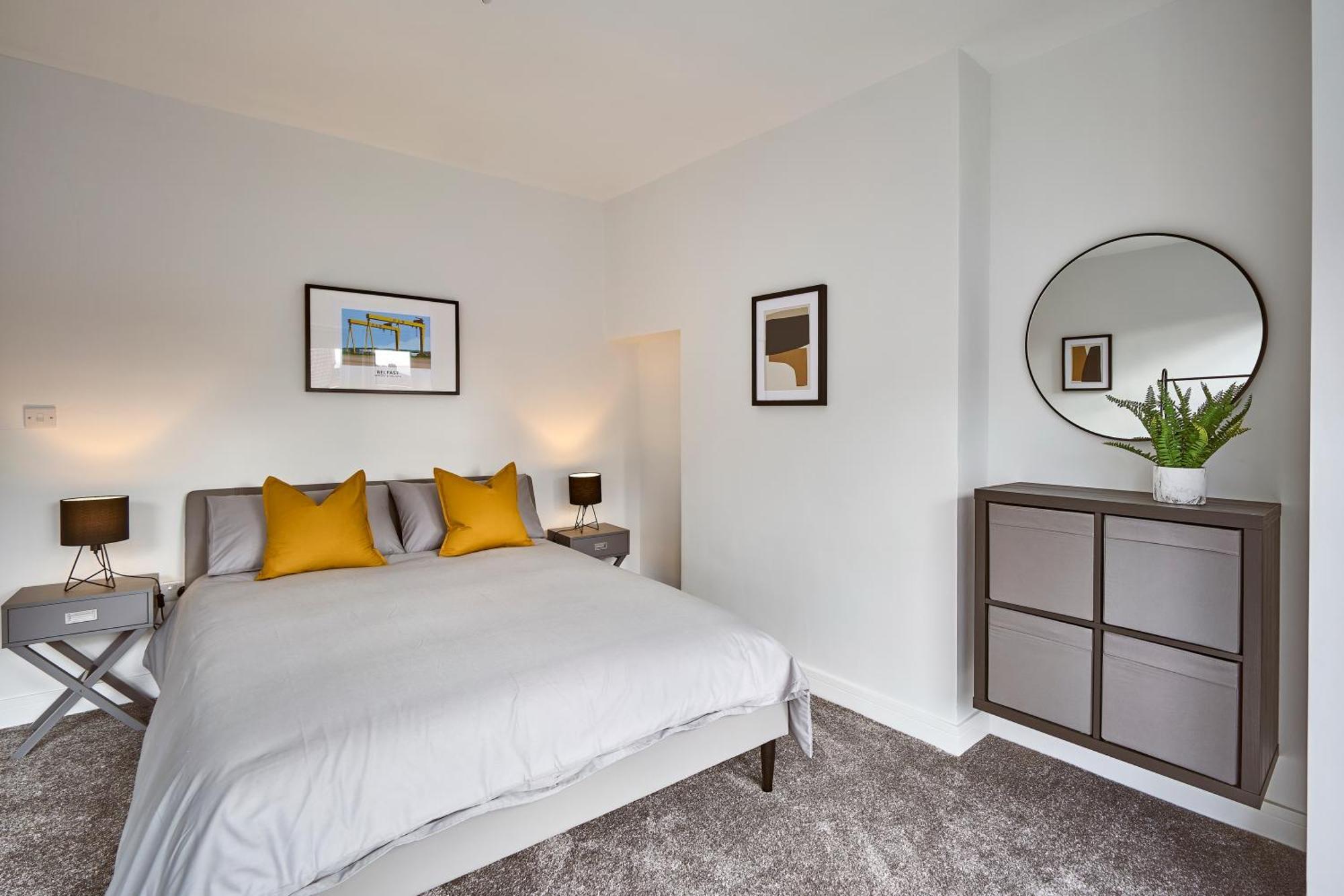 Luxury Lets - Fortwilliam Townhouse Holiday home *
