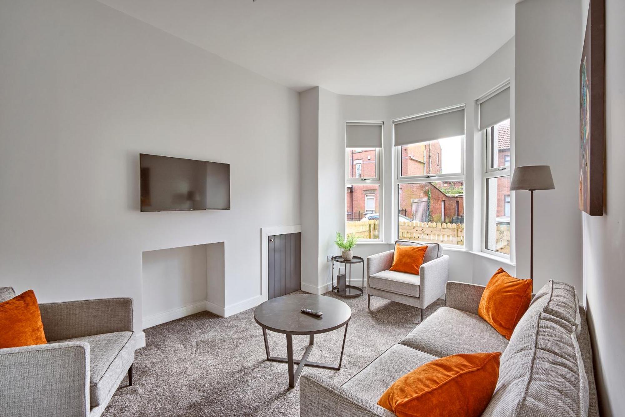 Luxury Lets - Fortwilliam Townhouse Holiday home *
